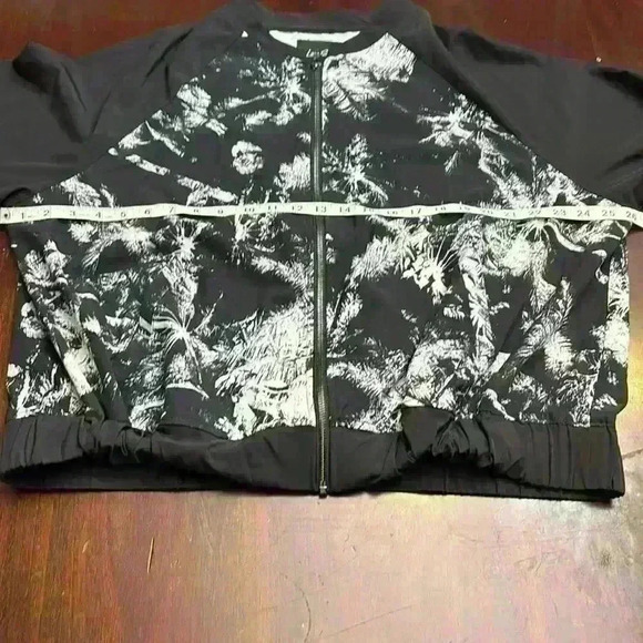 Torrid Lovesick Color Block Bomber Jacket Palms Black size3 (3X) (22-24) - Picture 9 of 11